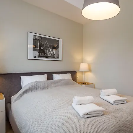 Riverside Cracow アパートホテル