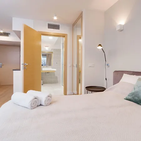 아파트호텔 Riverside Cracow 4*