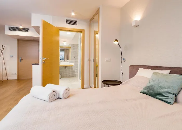 Riverside Cracow アパートホテル